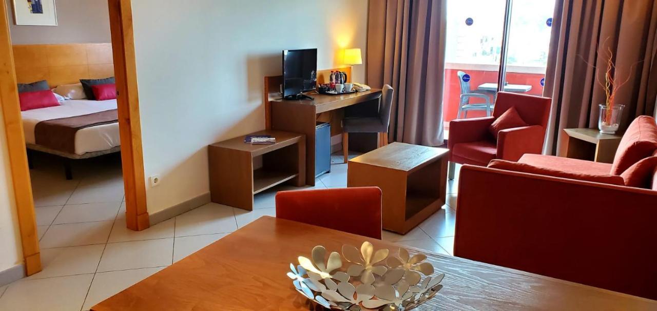 Ohtels Campo De Gibraltar Hotel ลาลิเนียเดลากอนเซ็ปซีออน ภายนอก รูปภาพ