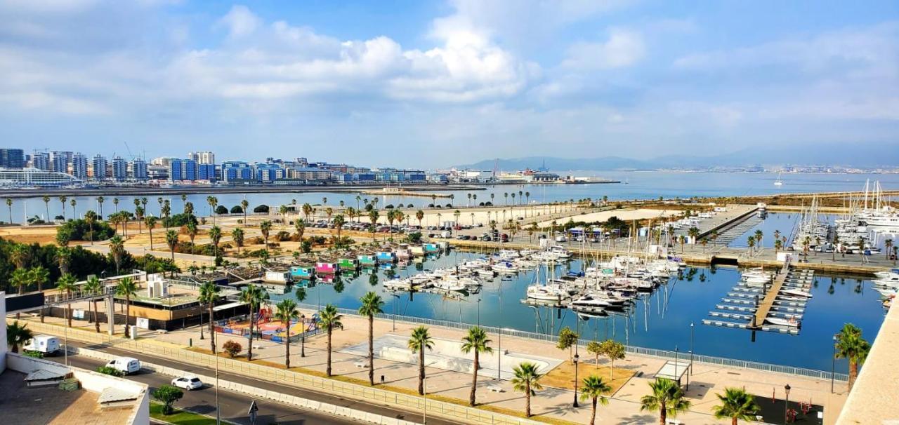 Ohtels Campo De Gibraltar Hotel ลาลิเนียเดลากอนเซ็ปซีออน ภายนอก รูปภาพ