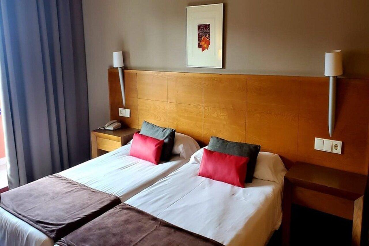 Ohtels Campo De Gibraltar Hotel ลาลิเนียเดลากอนเซ็ปซีออน ภายนอก รูปภาพ
