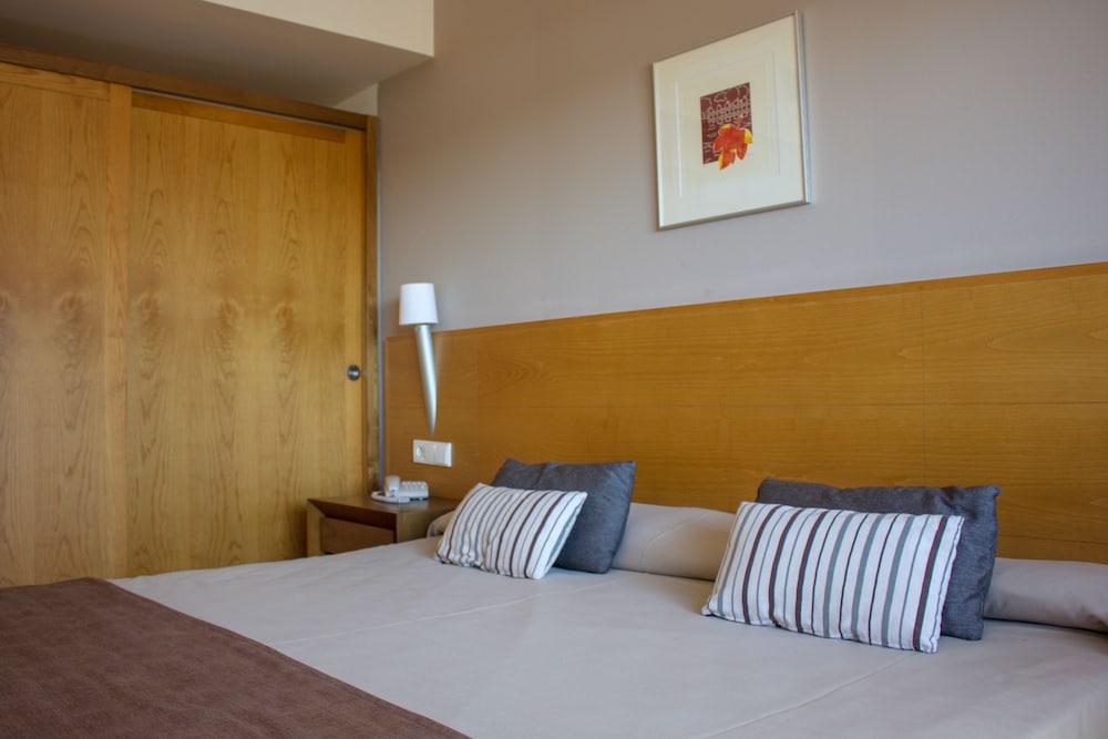 Ohtels Campo De Gibraltar Hotel ลาลิเนียเดลากอนเซ็ปซีออน ภายนอก รูปภาพ