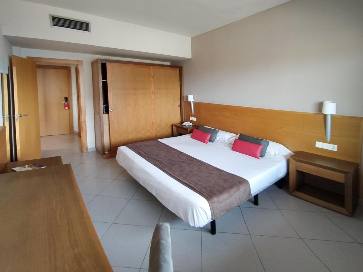 Ohtels Campo De Gibraltar Hotel ลาลิเนียเดลากอนเซ็ปซีออน ภายนอก รูปภาพ
