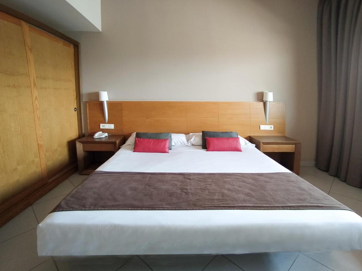 Ohtels Campo De Gibraltar Hotel ลาลิเนียเดลากอนเซ็ปซีออน ภายนอก รูปภาพ