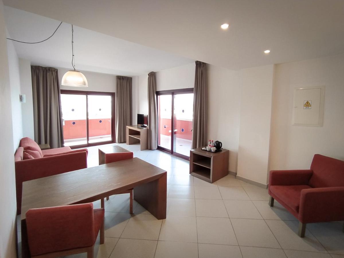 Ohtels Campo De Gibraltar Hotel ลาลิเนียเดลากอนเซ็ปซีออน ภายนอก รูปภาพ