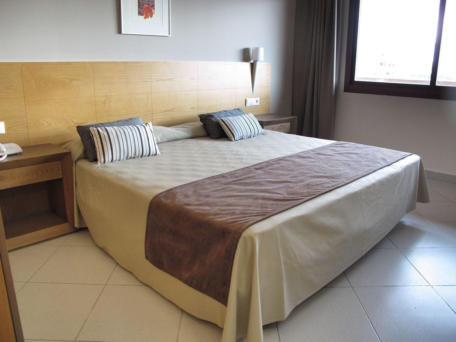 Ohtels Campo De Gibraltar Hotel ลาลิเนียเดลากอนเซ็ปซีออน ภายนอก รูปภาพ
