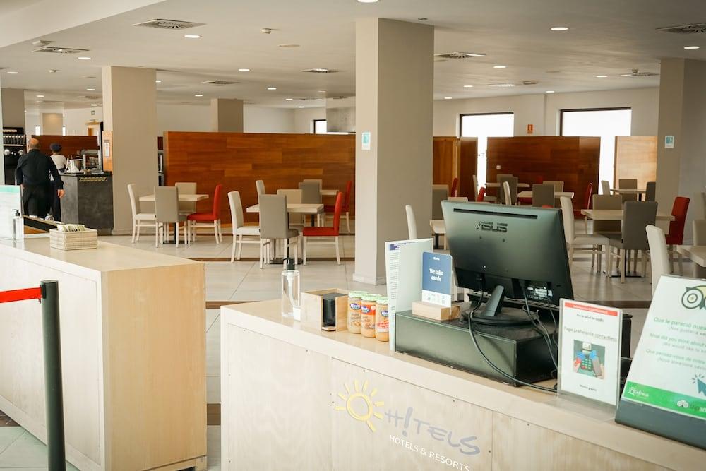 Ohtels Campo De Gibraltar Hotel ลาลิเนียเดลากอนเซ็ปซีออน ภายนอก รูปภาพ