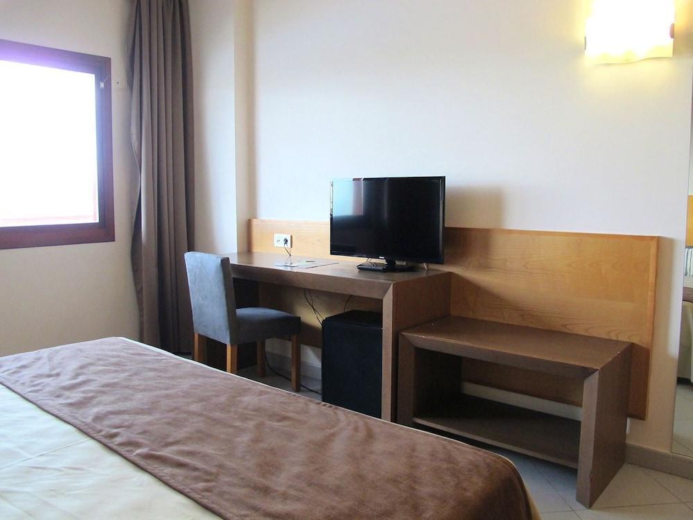 Ohtels Campo De Gibraltar Hotel ลาลิเนียเดลากอนเซ็ปซีออน ภายนอก รูปภาพ
