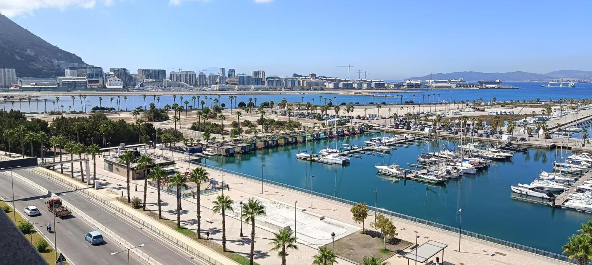 Ohtels Campo De Gibraltar Hotel ลาลิเนียเดลากอนเซ็ปซีออน ภายนอก รูปภาพ