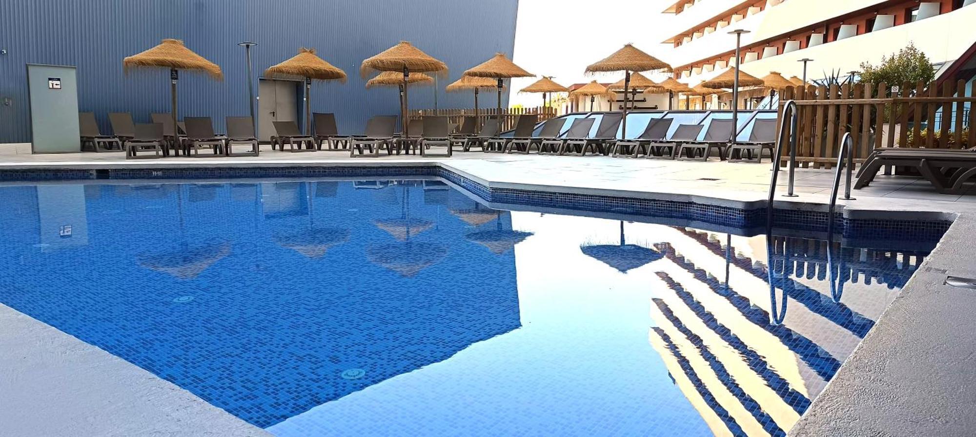 Ohtels Campo De Gibraltar Hotel ลาลิเนียเดลากอนเซ็ปซีออน ภายนอก รูปภาพ