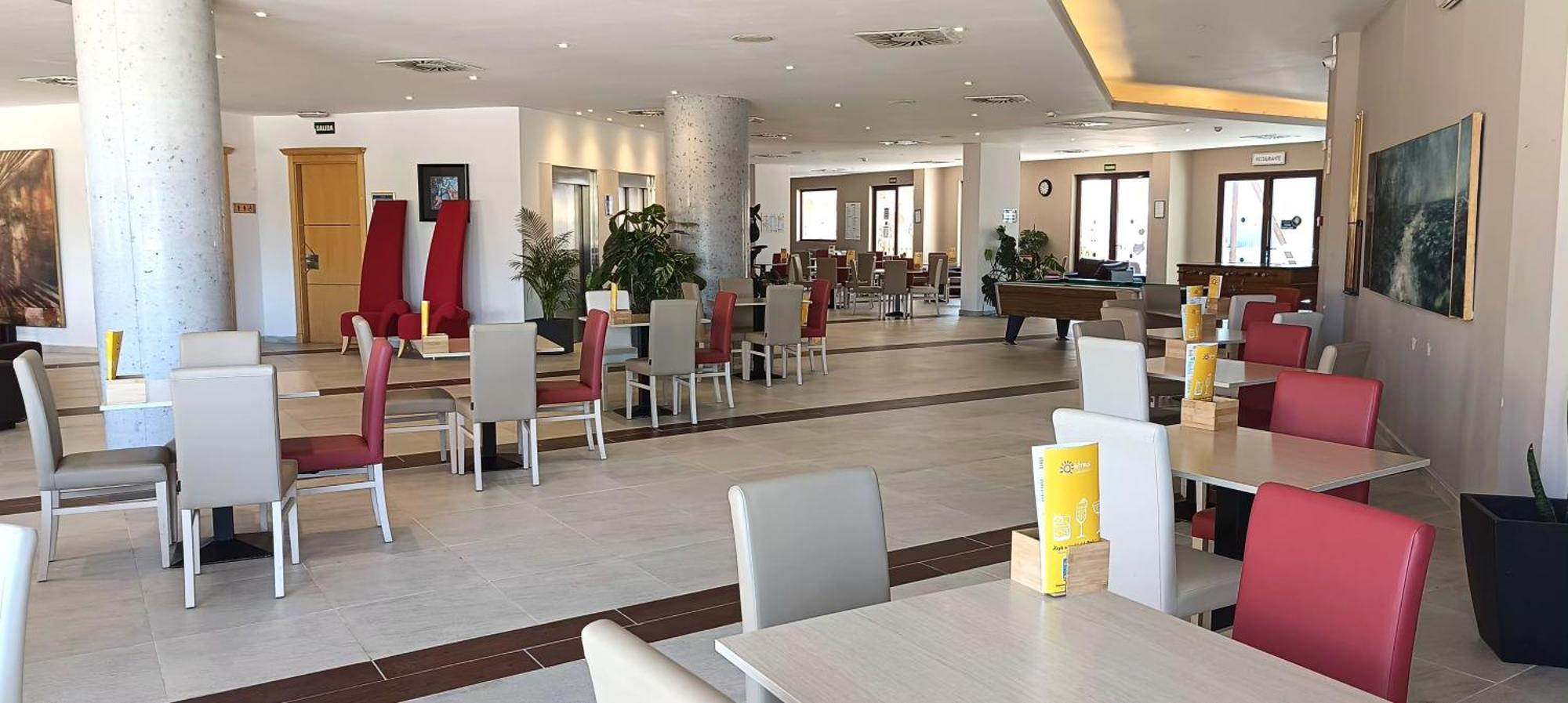 Ohtels Campo De Gibraltar Hotel ลาลิเนียเดลากอนเซ็ปซีออน ภายนอก รูปภาพ