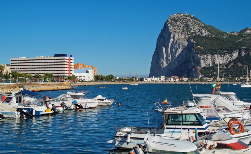 Ohtels Campo De Gibraltar Hotel ลาลิเนียเดลากอนเซ็ปซีออน ภายนอก รูปภาพ
