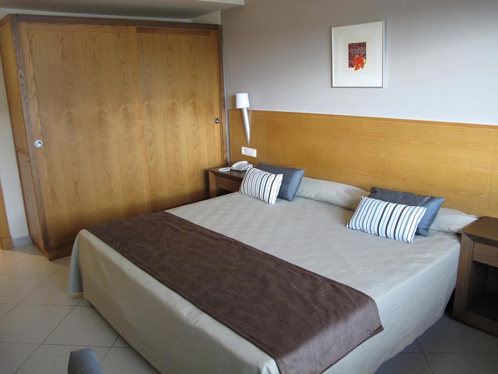 Ohtels Campo De Gibraltar Hotel ลาลิเนียเดลากอนเซ็ปซีออน ภายนอก รูปภาพ