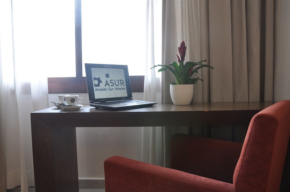 Ohtels Campo De Gibraltar Hotel ลาลิเนียเดลากอนเซ็ปซีออน ภายนอก รูปภาพ