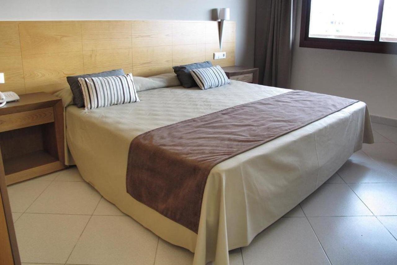 Ohtels Campo De Gibraltar Hotel ลาลิเนียเดลากอนเซ็ปซีออน ภายนอก รูปภาพ